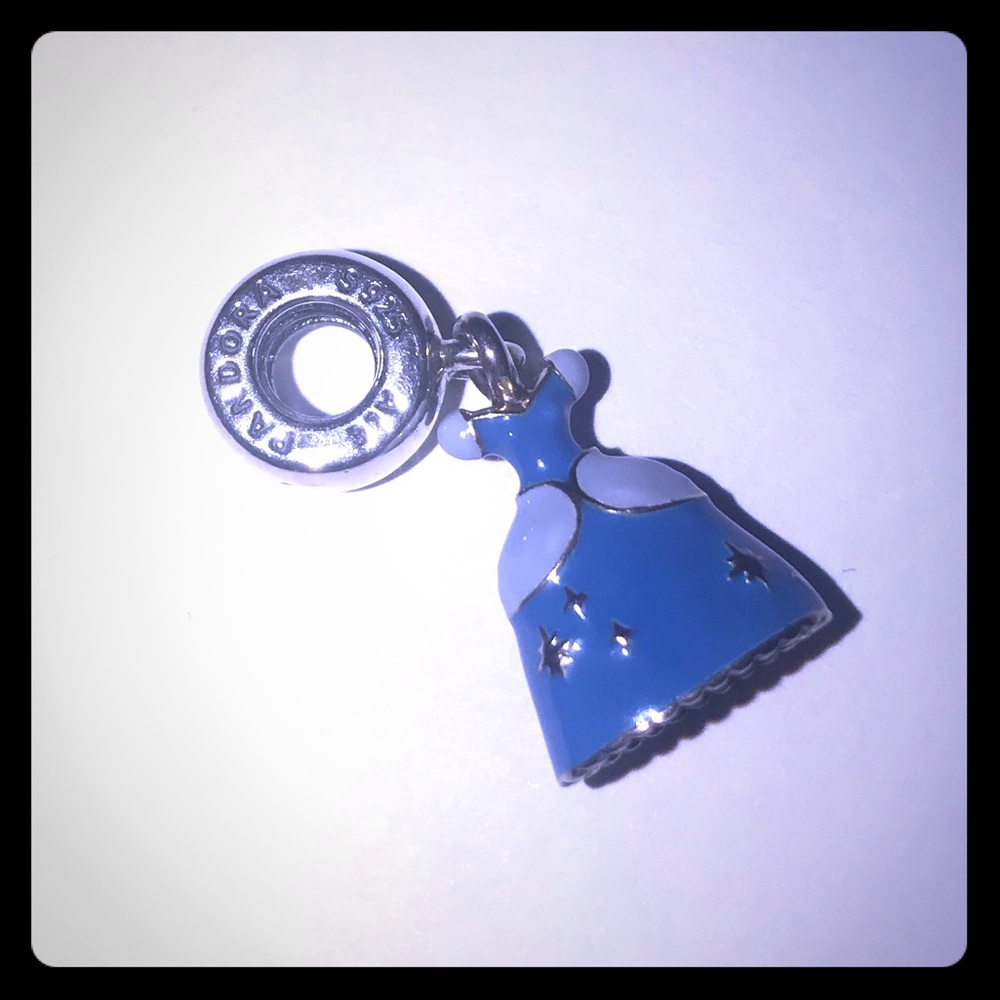 💥SALE💥 Disney x Pandora Cinderella 👗Charm